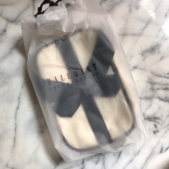 Hallmart Collectibles - Canvas Cosmetic Bag - Picture 2 of 7